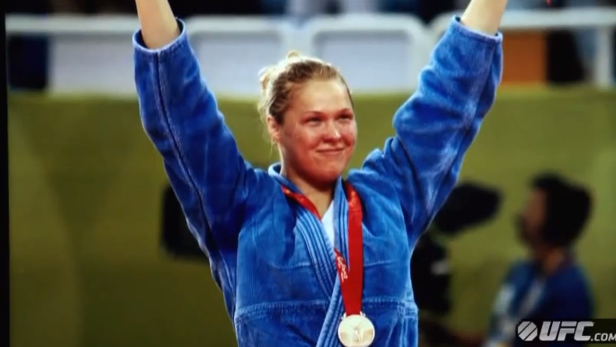 Redan som 17-åring kvalade Ronda in till OS i Aten som den yngsta judoutövaren i hela spelen. Fyra år senare blev hon den första amerikanska att vinna en olympisk medalj i judo sedan sportens inträde i OS.